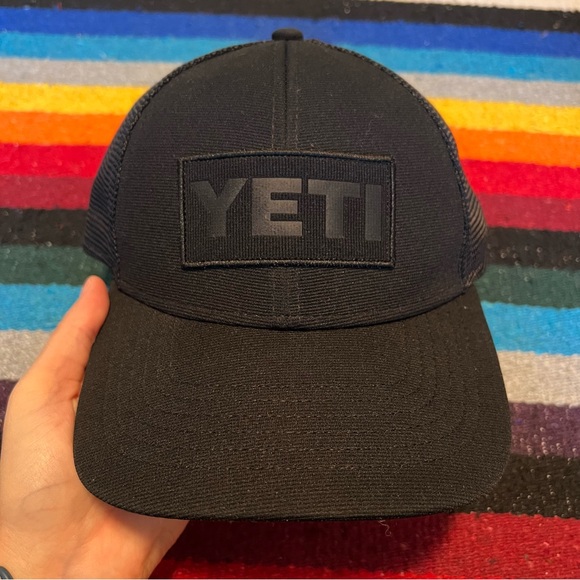 Yeti All Black SnapBack Hat hand washed - Picture 6 of 15